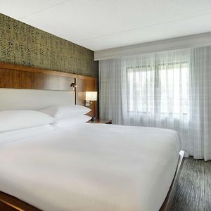 King Suite Accessible Tub Mobility Hearing Access or Non-Smoking
